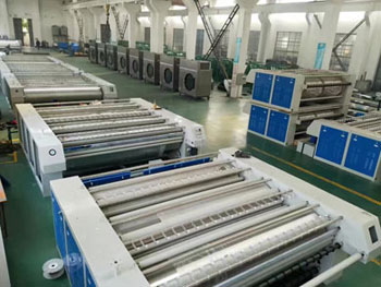 寶進(jìn)機(jī)械車(chē)間